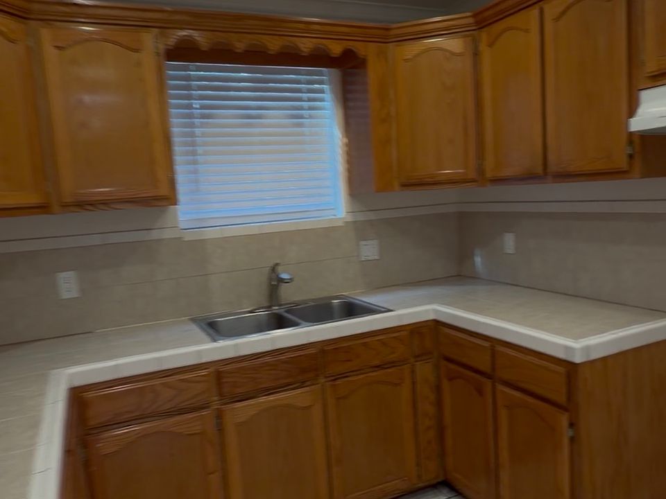 1st image of 4044 Louise St