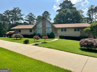115 Cannongate Cir, Sharpsburg, GA 30277