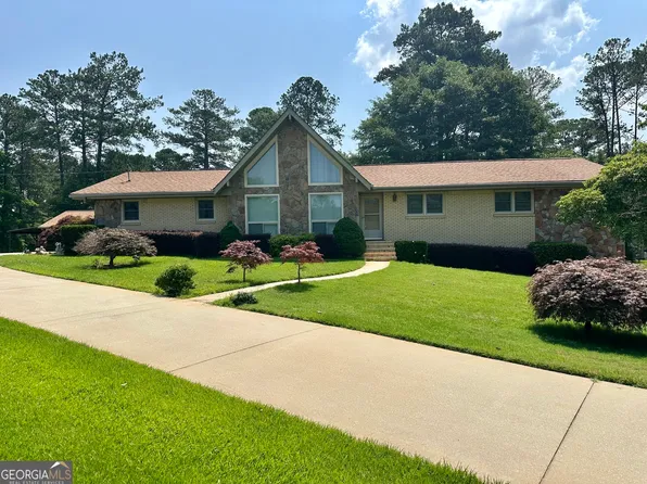 115 Cannongate Cir, Sharpsburg, GA 30277