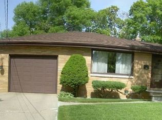 3413 Monroe St, Two Rivers, WI 54241