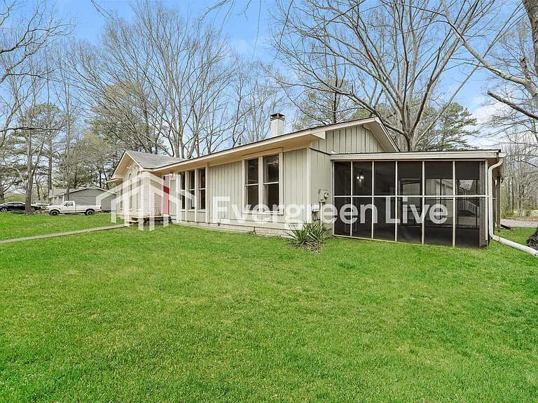 5021 Oak Leaf Cir — Photo 2