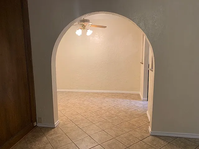 3 bed, 2.5 bath, 1376 sqft, $1,750 — Photo 2