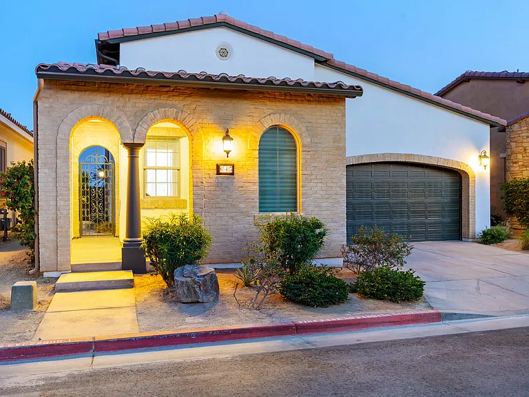 80445 Platinum Way — Photo 43