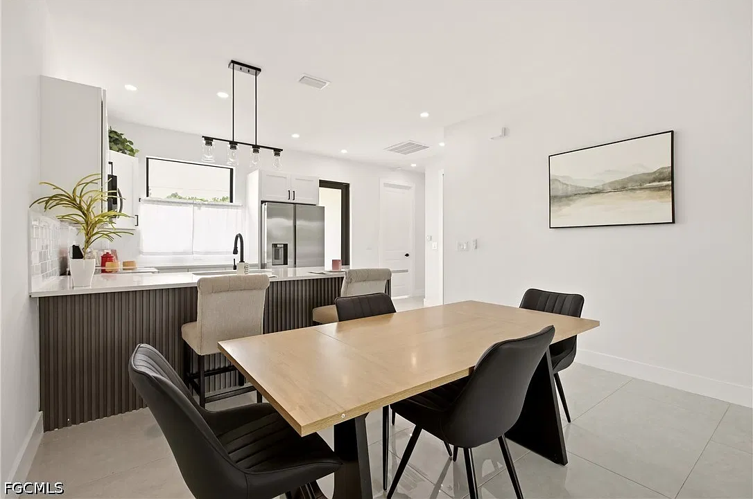 2 bed, 2.0 bath, 1290 sqft, $1,590 — Photo 3