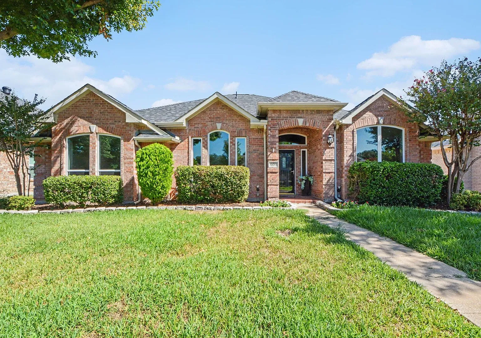 Beautifully Updated Allen Gem on a quiet cul-de-sac! Welcome to this inviting 4-bedroom, 2-bath s... — Photo 2