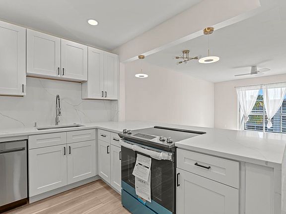 4th image of 2855 S Garden Drive #312