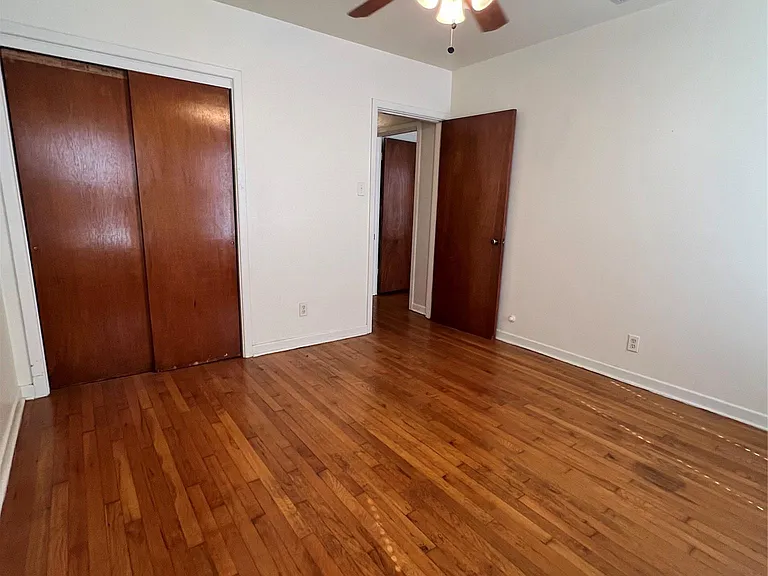 1007 E 38th St — Photo 16