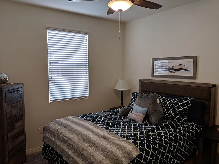 504 Finch Ln — Photo 16