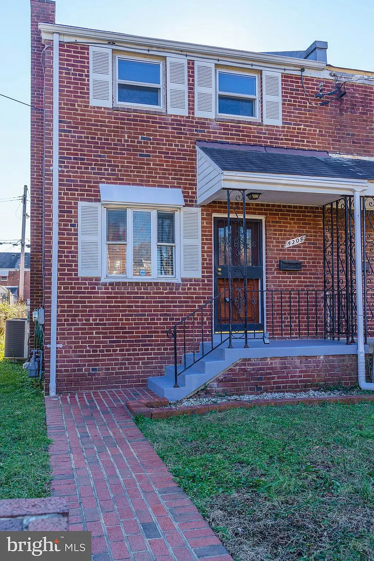 4309 G St SE photo 1