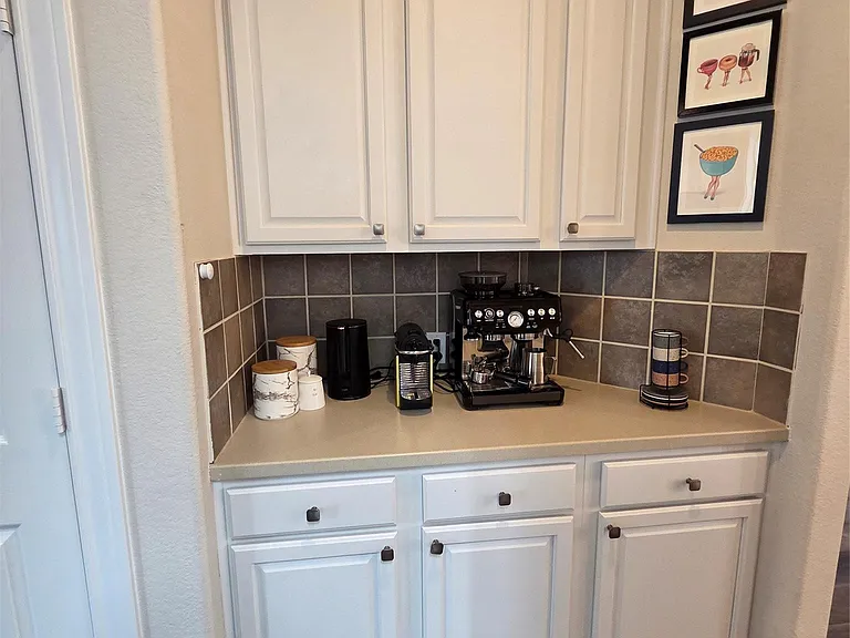 8208 Endeavor Cir — Photo 13