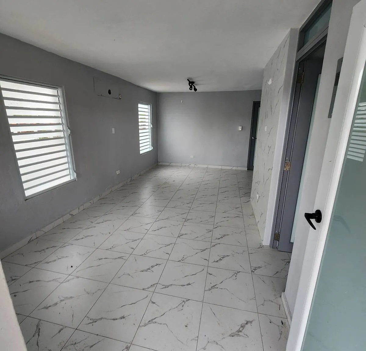 3 bed, 1.0 bath, $1,500 — Photo 3