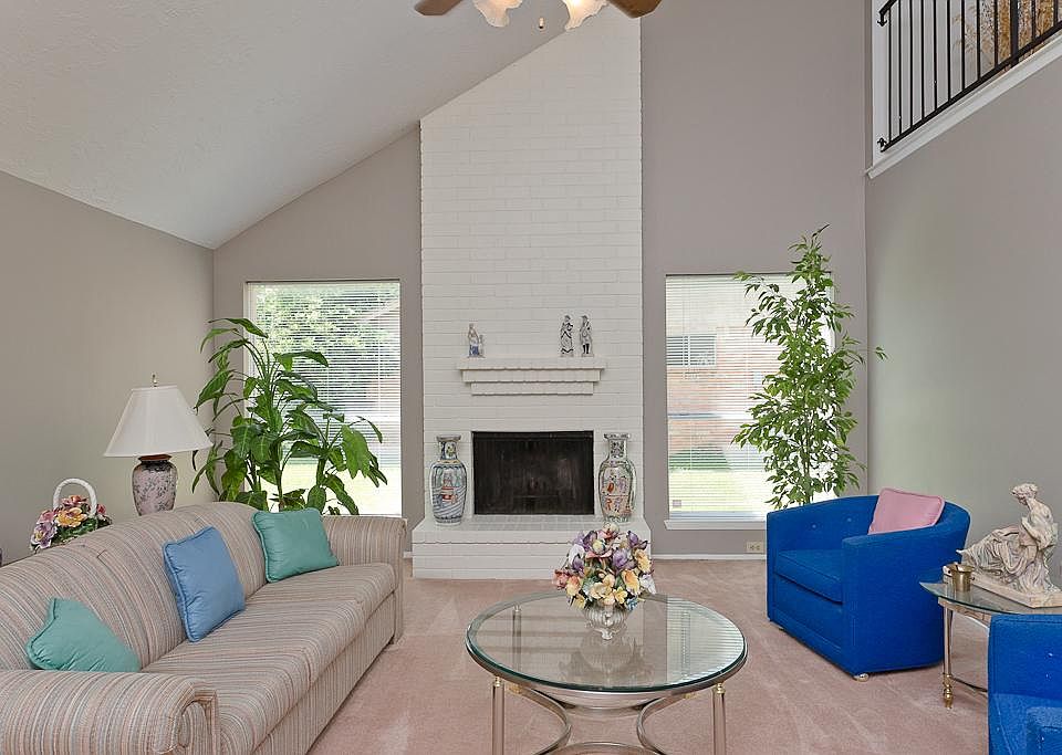 1st image of 1826 Lansdowne Dr