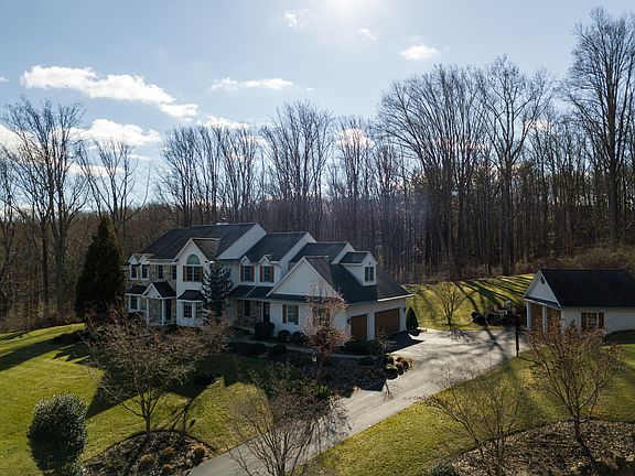 3rd image of 9-V Oyster Cove Dr