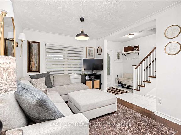 5th image of 140 Ascot Ave