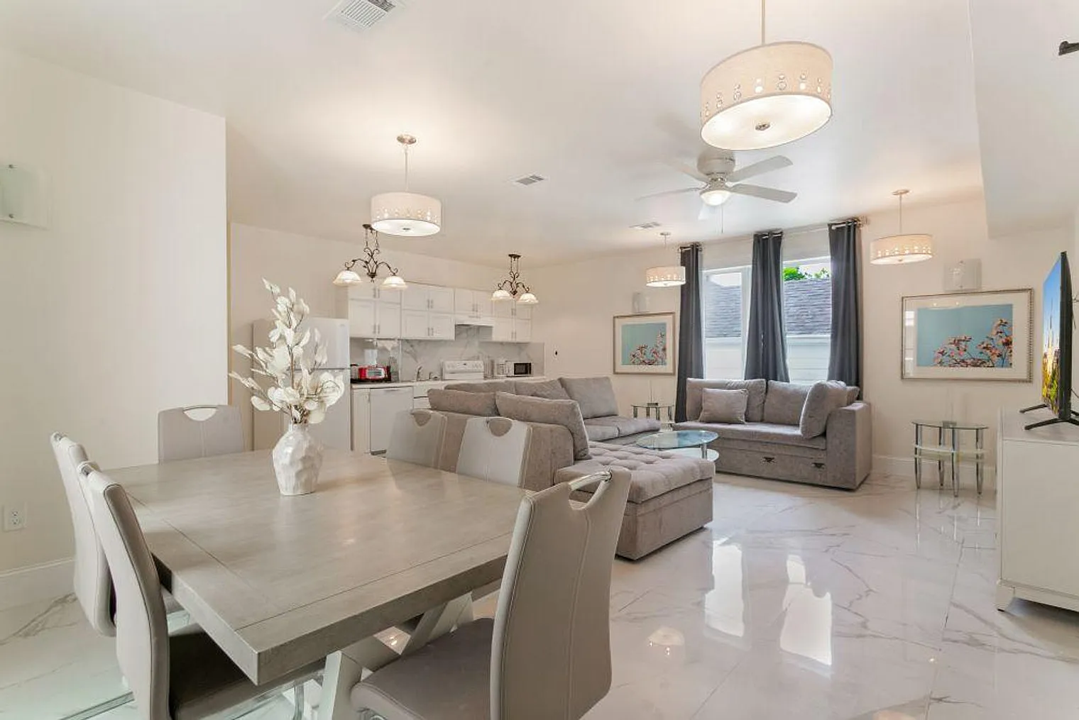 4 bed, 3.0 bath, 1689 sqft, $7,760 — Photo 2