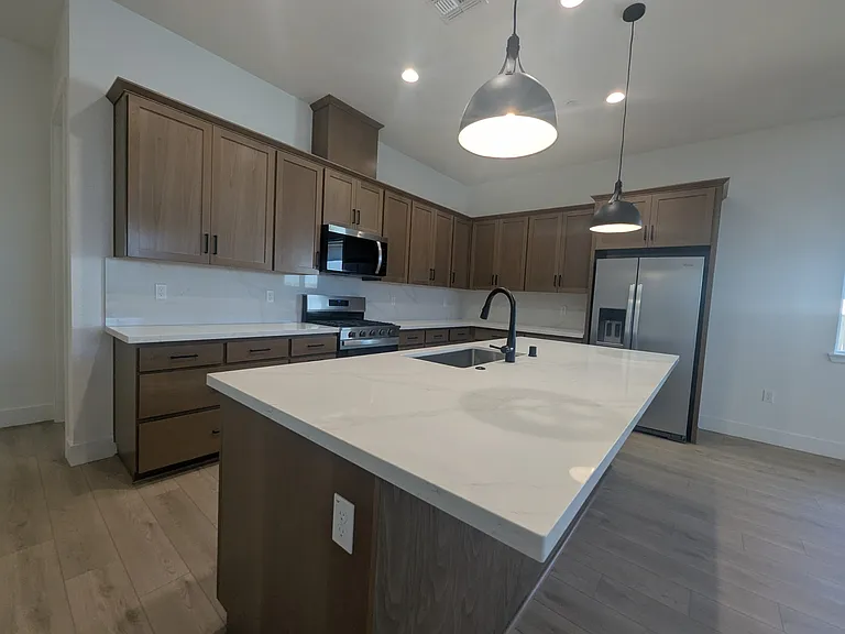 5040 Lone Star Way — Photo 7