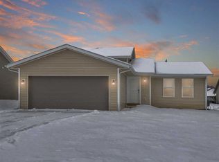 6427 Edgewood Rd, Machesney Park, IL 61115