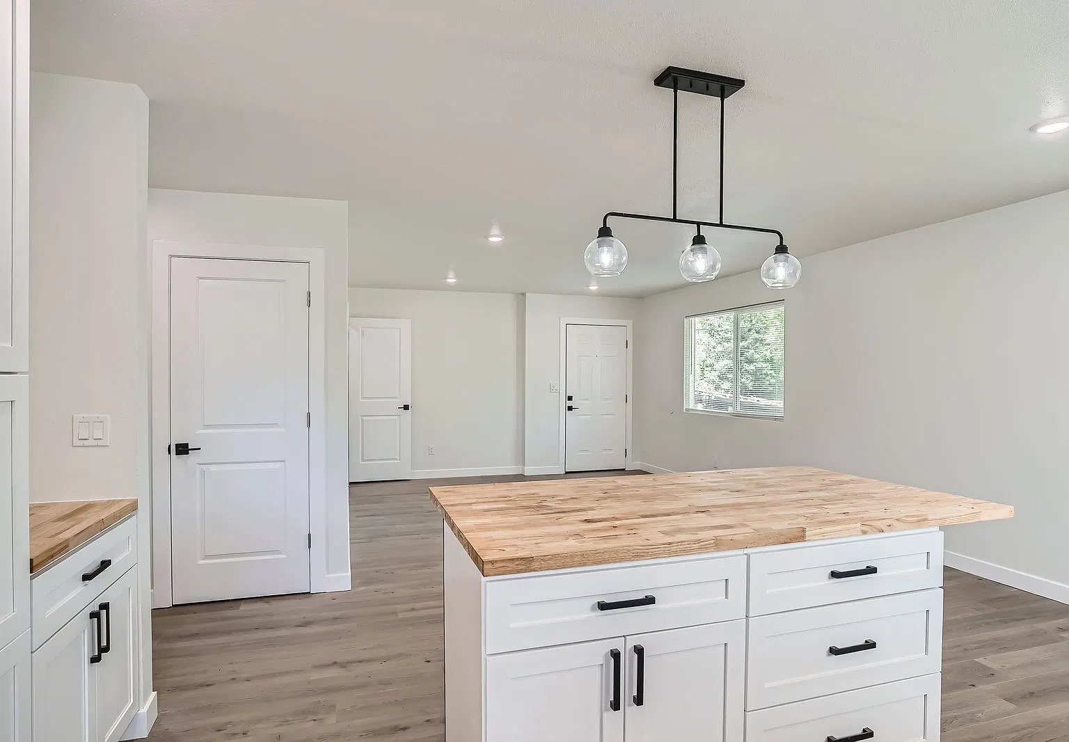 12340 Viewpoint Dr — Photo 2