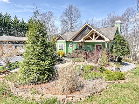 3rd image of 2561 Dune Rd