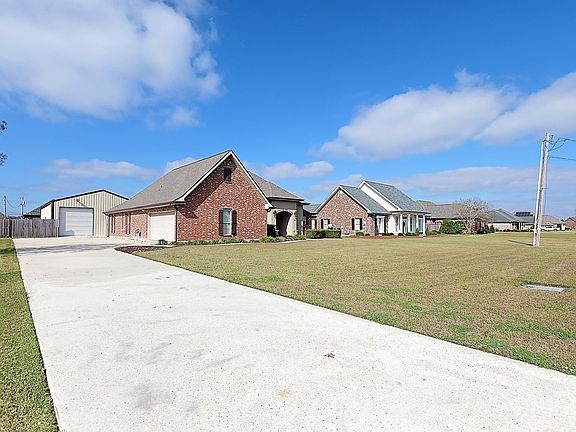 3rd image of 111 Autumn Ridge Dr