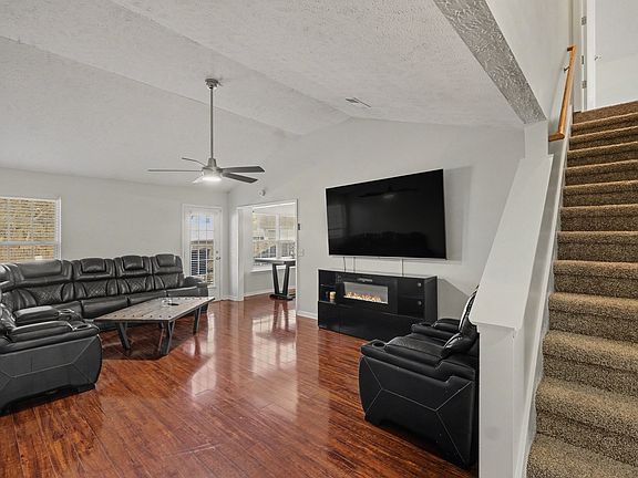 5th image of 3229 Lexmark Cir