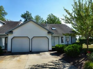 850-1 Hampton Cir, Aurora, OH 44202