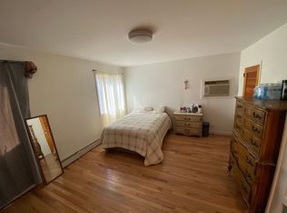 85 Trout Brook Ln, Riverhead, NY 11901