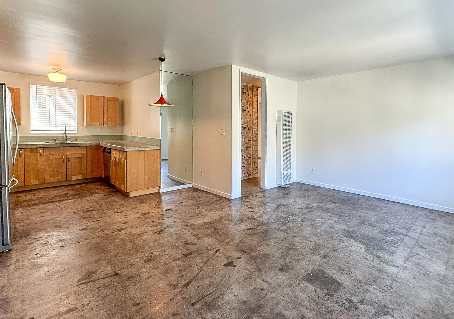 Modern 2-Bedroom Living Near Venice Beach | Patio & Parking — Photo 1