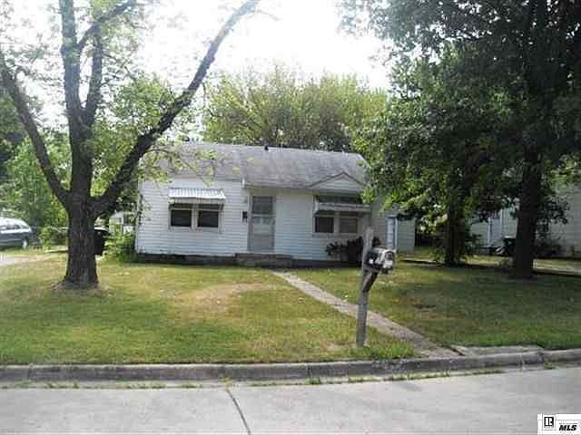 1st image of 1233 SE Pinecrest Dr