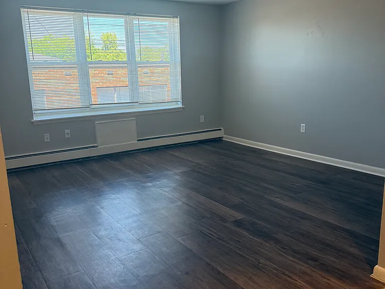 Garden Hill Apartments — Photo 29