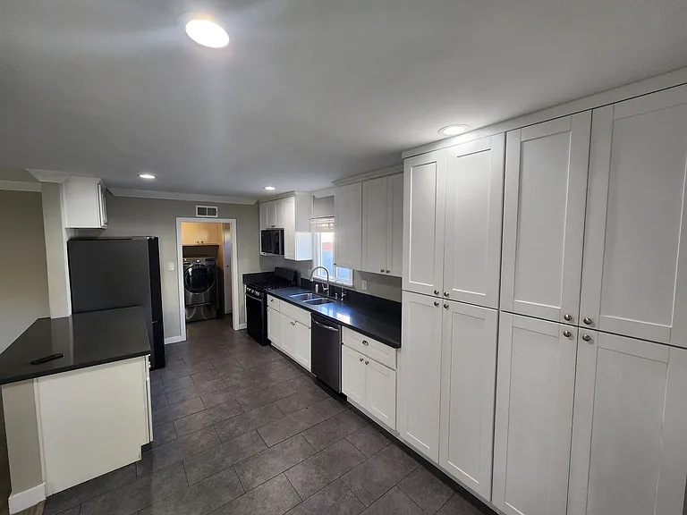 17200 Willard St — Photo 6