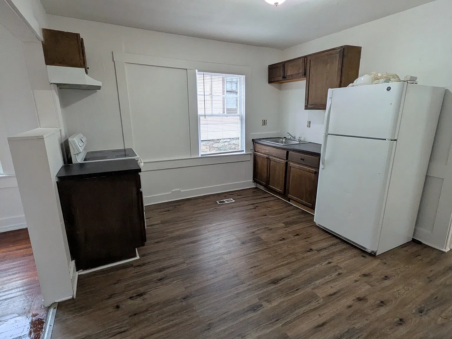 3 bed, 1200 sqft, $1,100 — Photo 3