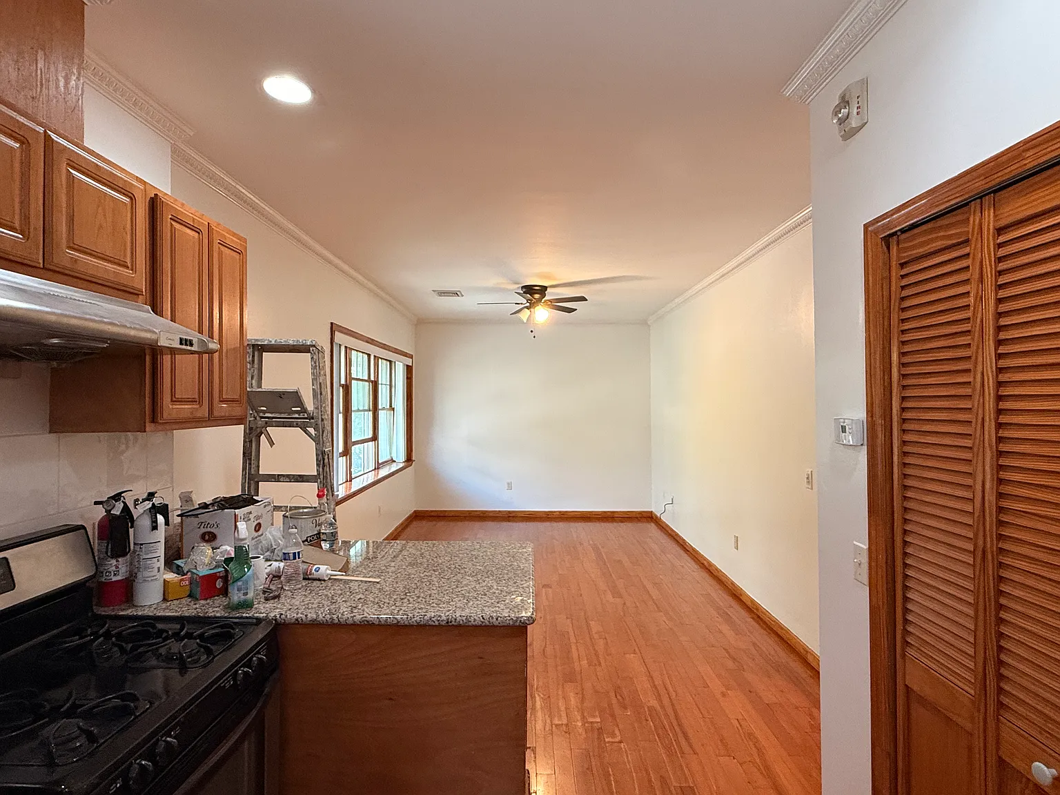 1 bed, 850 sqft, $1,900 — Photo 3