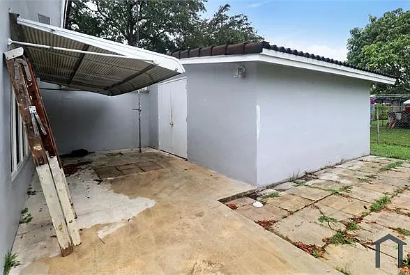 1601 SW 46th Ave — Photo 22