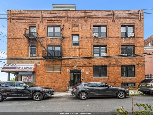 25 High St #3L, Jersey City, NJ 07306