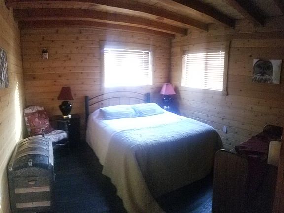 Bedroom #1 Queen size bed.