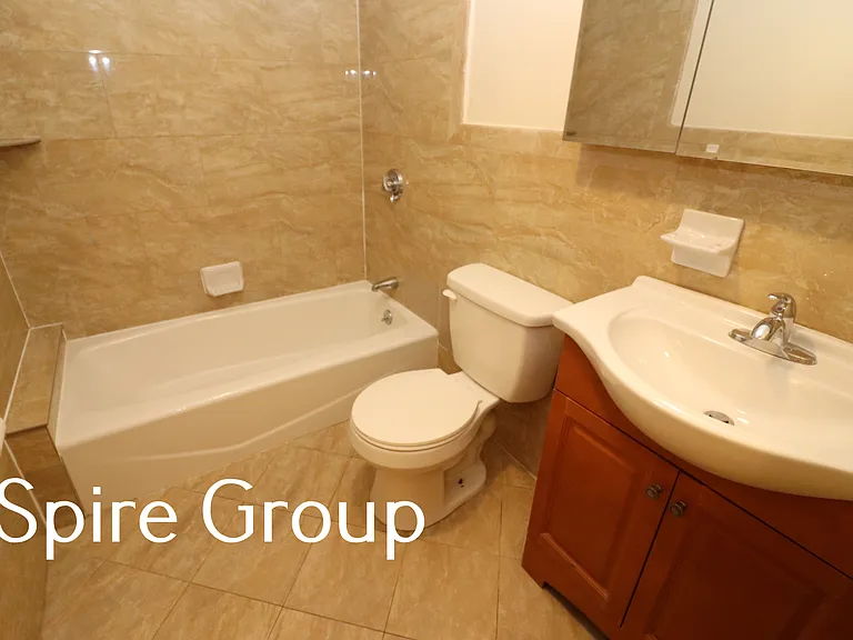 346 W 47th St #2C — Photo 5