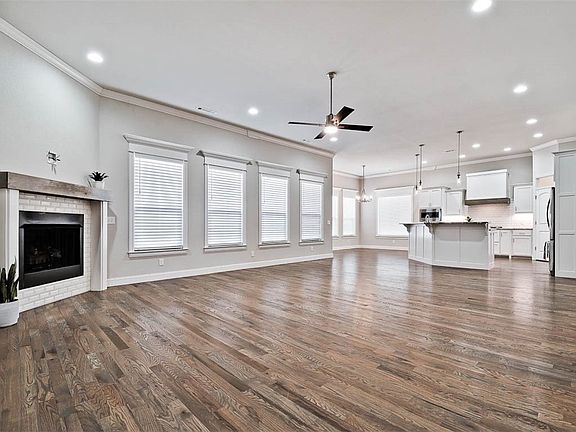 4th image of 1731 Cherrie St