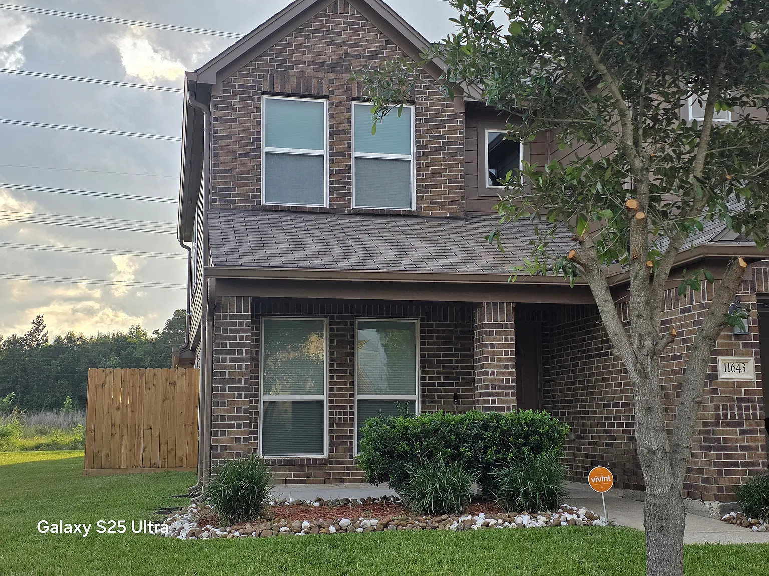 4 bed, 2.5 bath, 2751 sqft, $2,700 — Photo 2