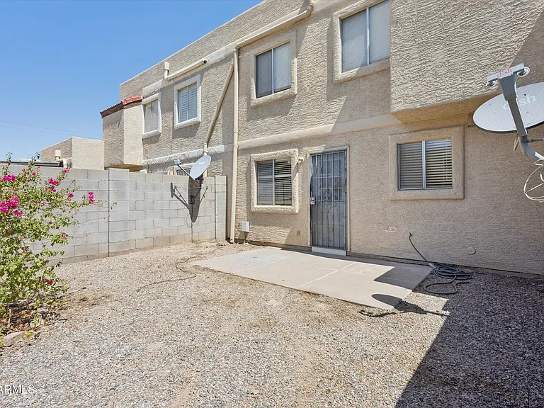 407 E Pecan Rd — Photo 22