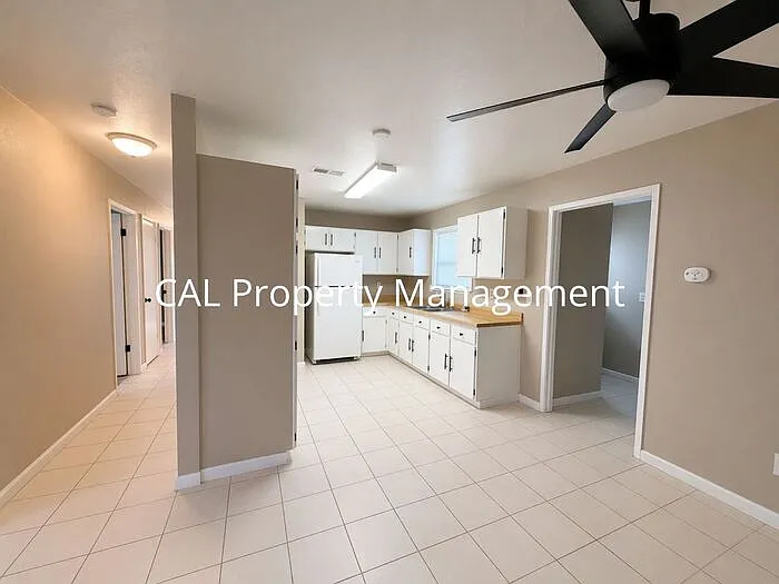 421 Michael Cir — Photo 5