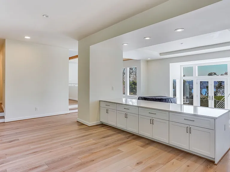 8158 W Mercer Way — Photo 15