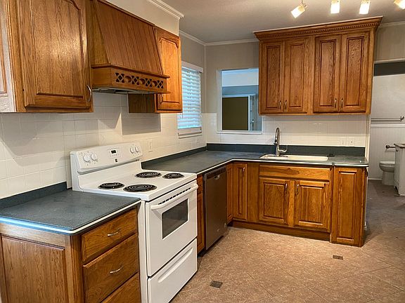 5th image of 3775 Cornish Ave