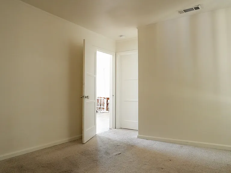 1531 W Mendocino Ave — Photo 5
