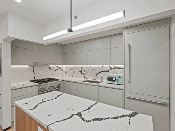 350 West 44th Street image 3 of 13