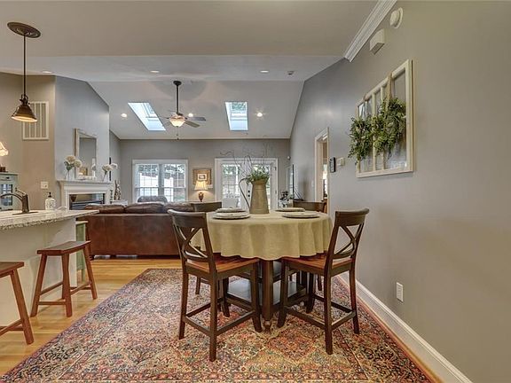 5th image of 307 Oleander Dr APT D
