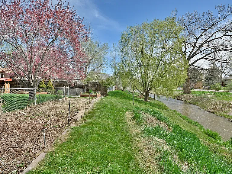 1403 Lefthand Dr — Photo 17