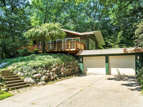 6210 Thunder Bluff Rd, Kalamazoo, MI 49009