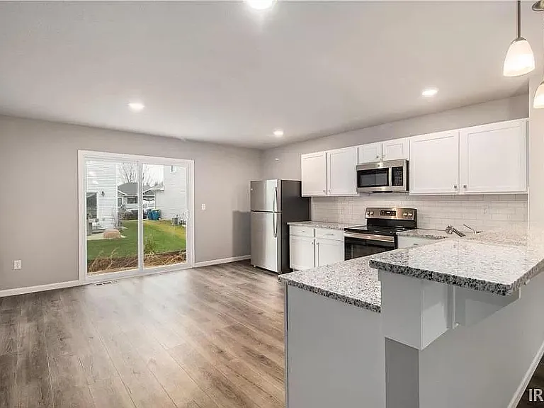 1911 Twisting Pine Ct — Photo 5