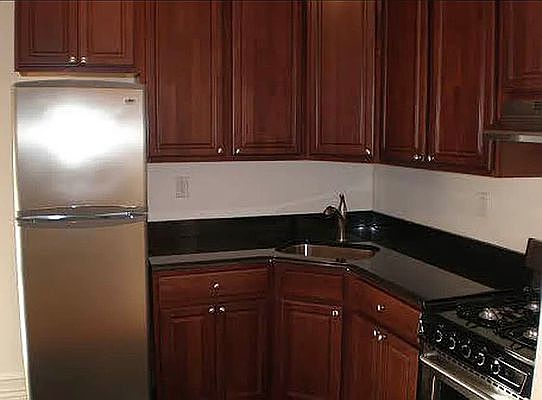 2nd image of 78 Manhattan Ave APT 3J